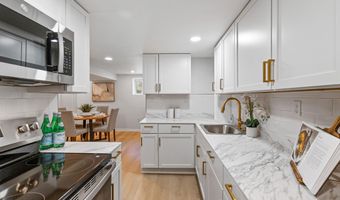 6111 35TH St N, Arlington, VA 22213