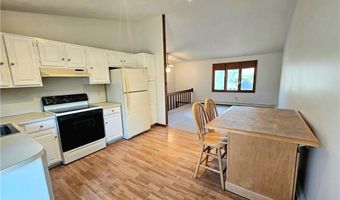 3 Lakeview Dr, Narragansett, RI 02882