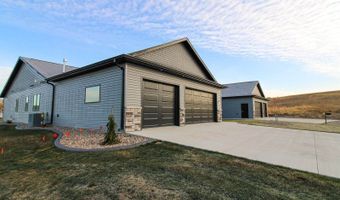 8127 Hawktree Dr, Bismarck, ND 58503