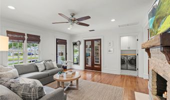 1207 W NEW HAMPSHIRE St, Orlando, FL 32804