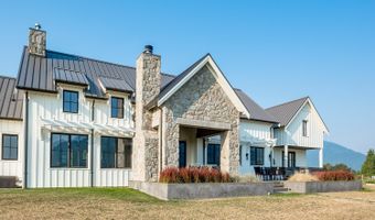 2713 S Forty Ln, Adel, IA 50003