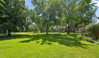 835 S Dwyer Ave A, Arlington Heights, IL 60005