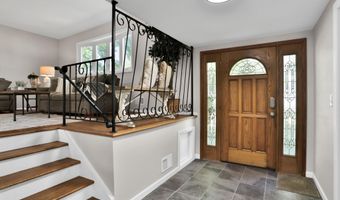 520 East Rd, Belford, NJ 07718