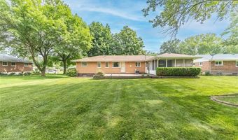 737 Smith Dr, Ballwin, MO 63011