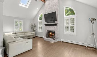2 High Ridge Rd, Ashland, MA 01721