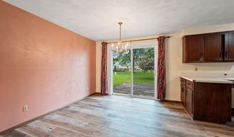 1517 NAVARINO St, Algoma, WI 54201