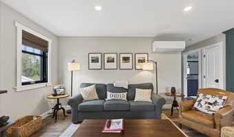 16 Blacks Lndg, Belfast, ME 04915