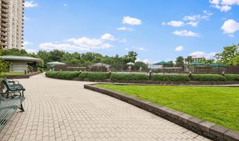 5225 POOKS HILL Rd 1819N, Bethesda, MD 20814