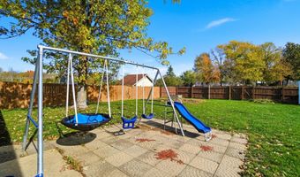 111 Autumn Hills Dr, Avilla, IN 46710