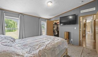 3017 118th St, Amana, IA 52203