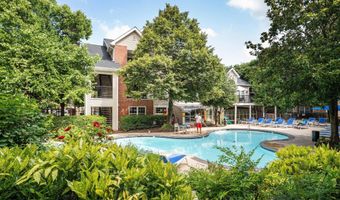 3315 WYNDHAM Cir 2221, Alexandria, VA 22302