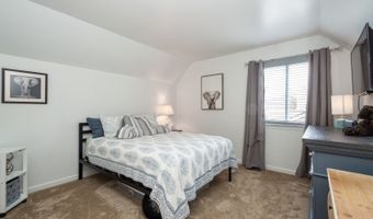 1231 Edgewater Ln, Antioch, IL 60002