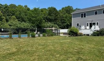 7 Hidden Meadows Dr, Charlestown, RI 02813