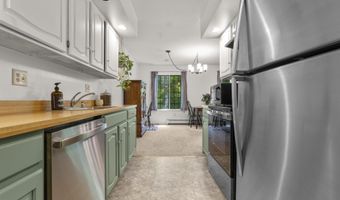 8 Carlisle Ct 8, Brookfield, CT 06804