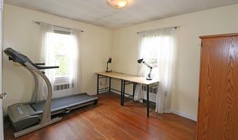 23 Sherman Ln, Middletown, RI 02842