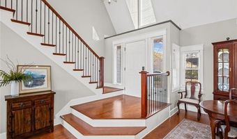 6425 Spinnaker Ln, Alpharetta, GA 30005