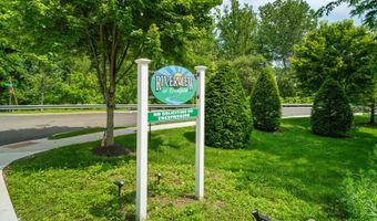 3 Riverview Ct 3, Brookfield, CT 06804