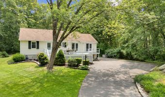 21 Quarry Rd, Branford, CT 06405