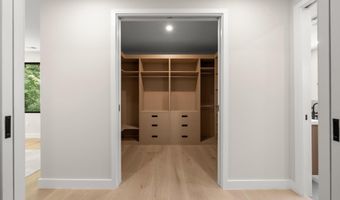 3112 N ROSSER St, Alexandria, VA 22311