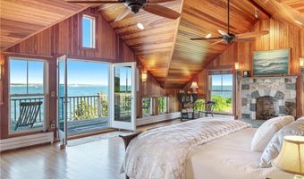4 Hull Cove St, Jamestown, RI 02835