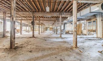 801 N MAIN St, Abingdon, IL 61410