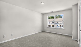 211 Maddox Dr, Aberdeen, NC 28315