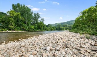 222 River St, Bethel, VT 05032