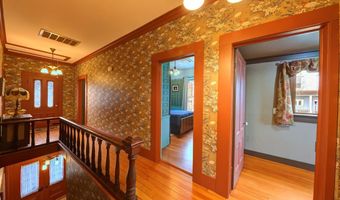 369 37th St, Astoria, OR 97103