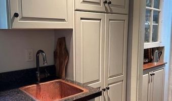 53 Congress St, Belfast, ME 04915