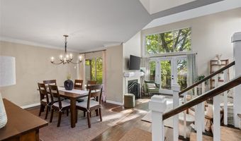 35 Ridgeview Circle Ct, Ballwin, MO 63021