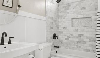 150 Fallen Leaf Ct, Alpharetta, GA 30005