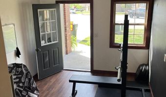 416 Brittany Ct, Aurora, MO 65605