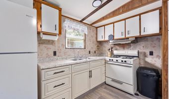 55521 Front St, Astor, FL 32102