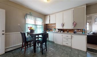 44 Division St, Lincoln, RI 02838