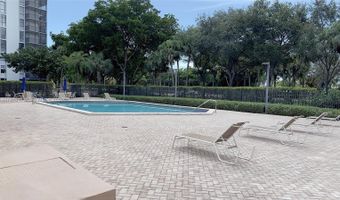3301 N Country Club Dr 502, Aventura, FL 33180