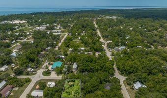 173 7th St, Apalachicola, FL 32320