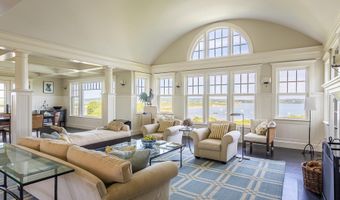 7 Clay Pit Ln, Aquinnah, MA 02535