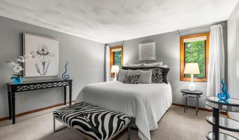 301 N Amherst Rd, Bedford, NH 03110