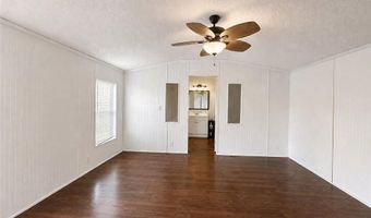 809 W 9th St, Baxter Springs, KS 66713