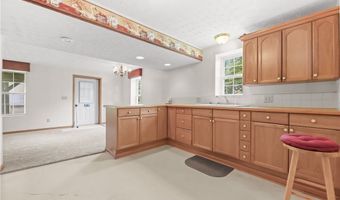 1701 Woods Rd, Akron, OH 44306