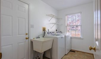 2387 Burlington Dr, Amissville, VA 20106