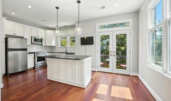 3911 COURTLAND Cir, Alexandria, VA 22305