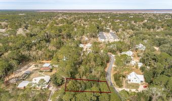 110 Bay Colony Way, Apalachicola, FL 32320