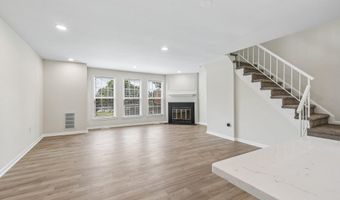 7403 HOUNDSBURY Ct, Alexandria, VA 22315