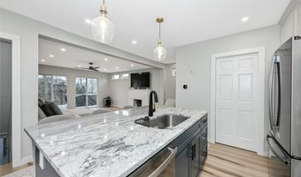 4135 State Park Dr, Akron, OH 44319