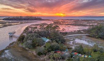 2 Tomlow Trce, Beaufort, SC 29906