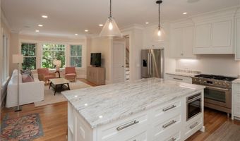 36 Bull St, Newport, RI 02840