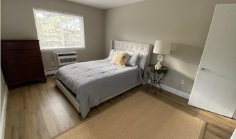 6 Canterbury Ct 6, Brookfield, CT 06804