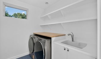 4061 Thornoaks Dr, Ann Arbor, MI 48104