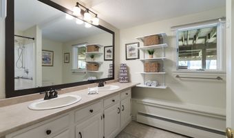 29 Woodland Dr, Avon, CT 06001